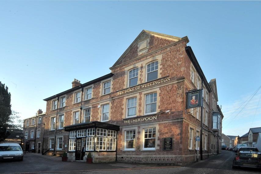 The Duke Of Wellington Wetherspoon Minehead Exterior foto